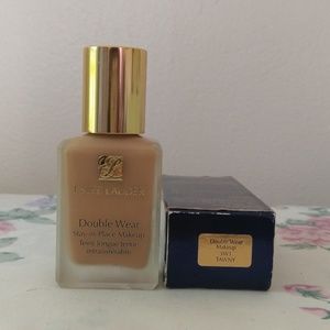 Estee Lauder Makeup - Estee lauder 1fl oz. Double wear foundation Estee Lauder Makeup - Estee lauder 1fl oz. Double wear foundation